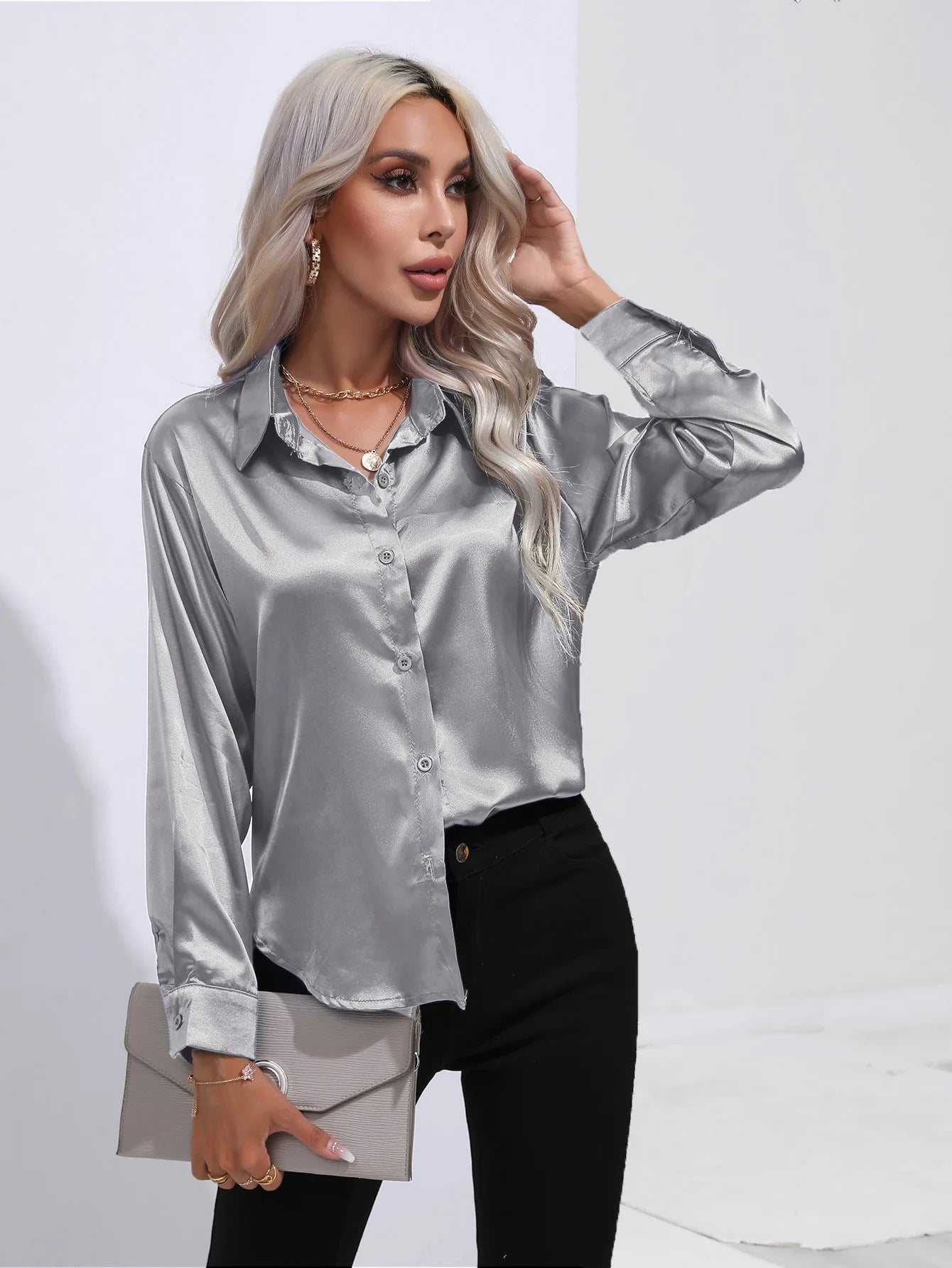 Sienna | Satinblus med Knappdetaljer
