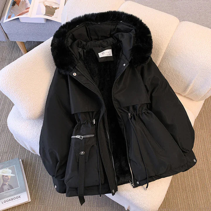 Armi™ - Elegant vinterrock med päls