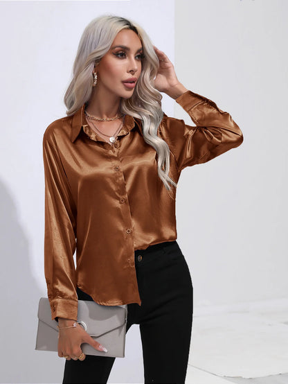 Sienna | Satinblus med Knappdetaljer